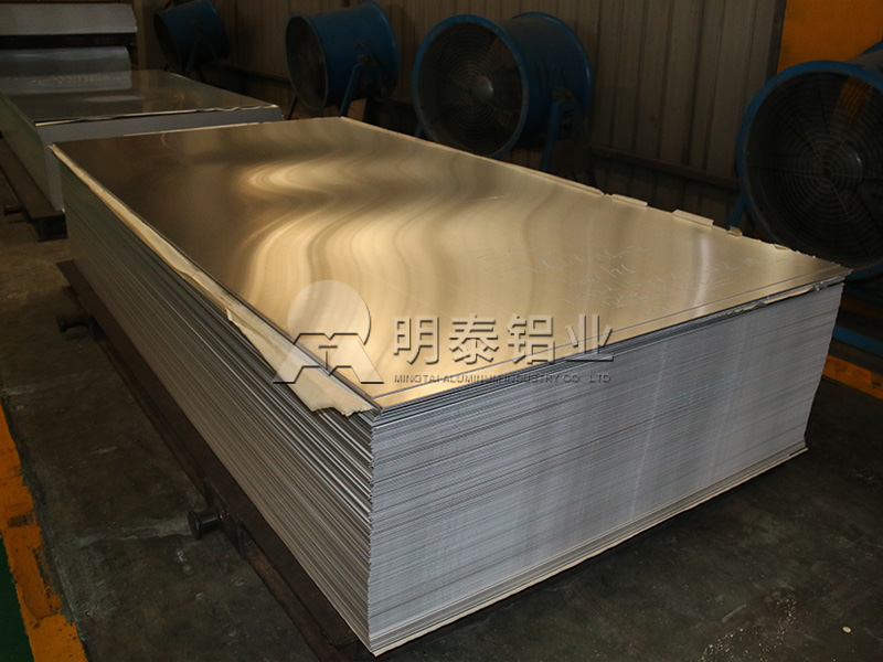 5m49鋁板：優(yōu)質(zhì)門板料，環(huán)保耐用